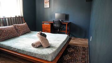 2 bedrooms, desk, iron/ironing board, free WiFi