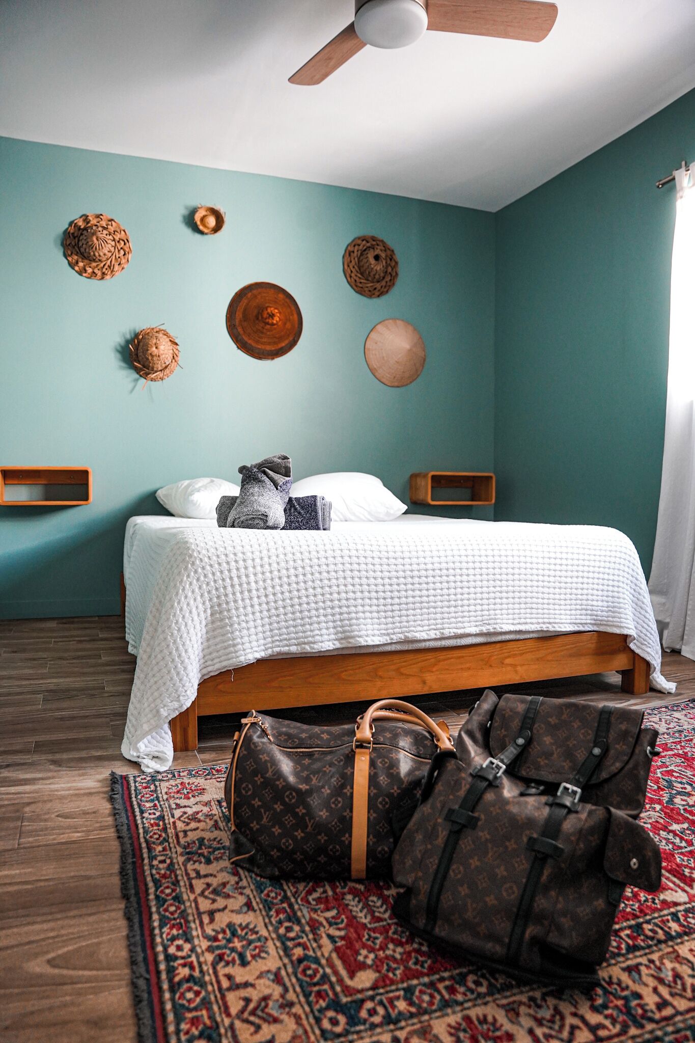 2 bedrooms, desk, iron/ironing board, free WiFi