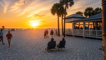 Beach nearby, sun-loungers, beach towels