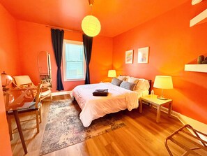 Room - Vintage Villa- Walk to Charlotte Venues via Greenway! (Charlotte)