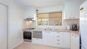 Private kitchen - Unit 13 Lakeview Park Bargara (Bargara)