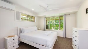 Room - Unit 13 Lakeview Park Bargara (Bargara)