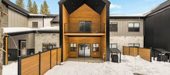 Yeti’s Hideout | Hot Tub | 25 Min to Yellowstone