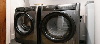 Yeti’s Hideout | Hot Tub | 25 Min to Yellowstone