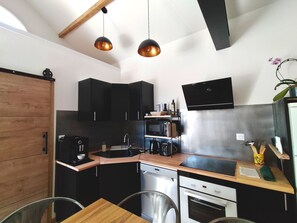Frigorifero, microonde, forno, lavastoviglie