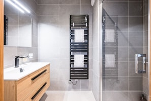 Hair dryer, towels - Les Chalets de L'Aiguille C102 (Le Grand Bornand)