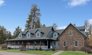 Exterior - Five Bedroom 4 Bath Private Ranch House (Columbia Falls)
