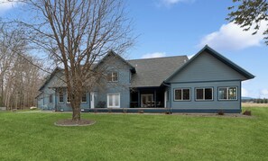 Exterior - Five Bedroom 4 Bath Private Ranch House (Columbia Falls)