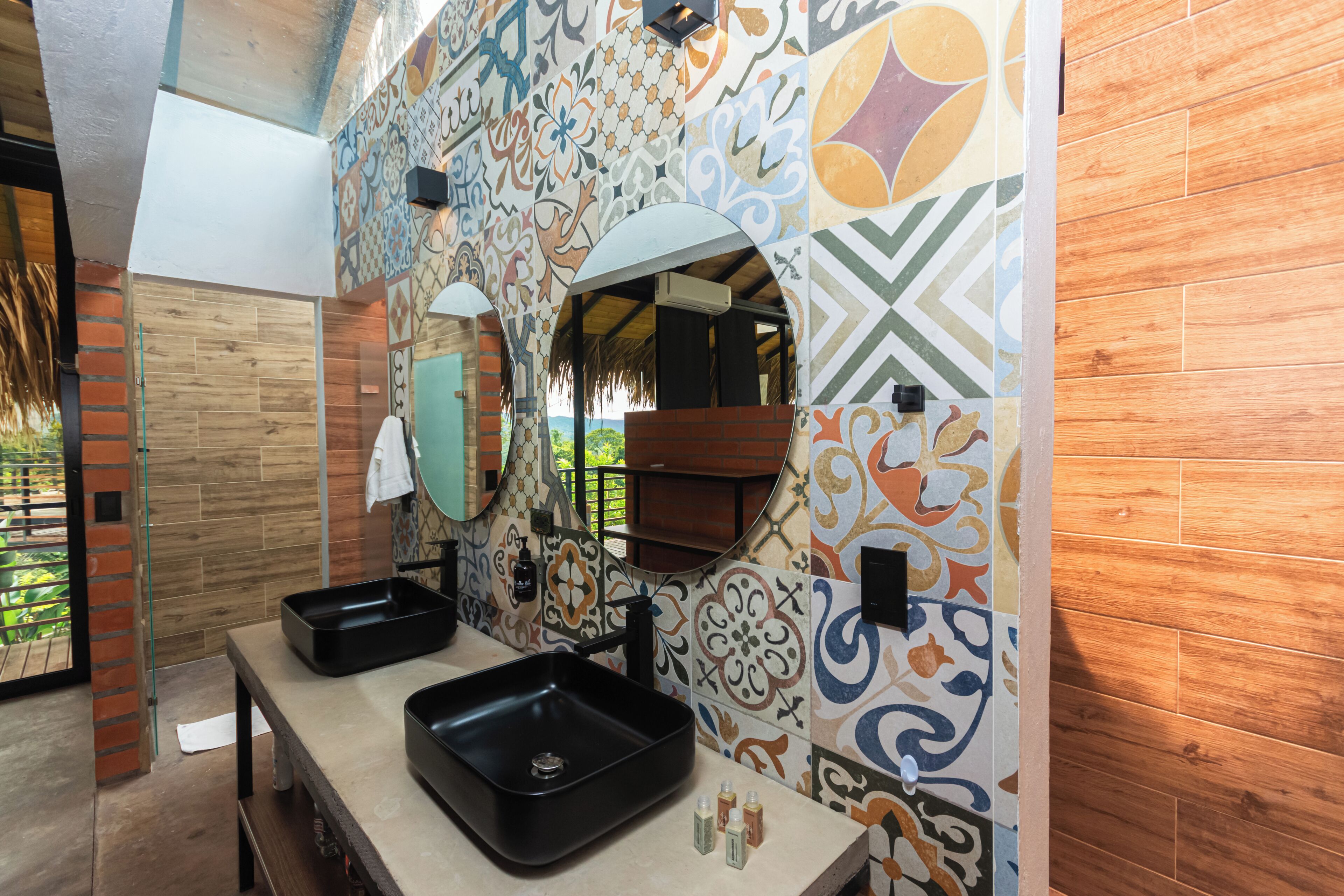 Family Cabin, 2 Queen Beds, Bathtub, Mountain View | Bathroom