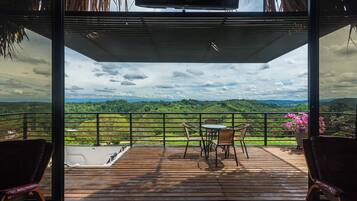 Family Cabin, 2 Queen Beds, Bathtub, Mountain View | Free WiFi