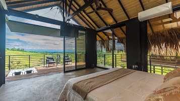 Luxury Cabin, 1 King Bed, Bathtub, Mountain View | Free WiFi