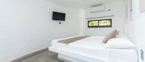 Superior Double Room, 1 Queen Bed, Air conditioning, Garden View | Free WiFi