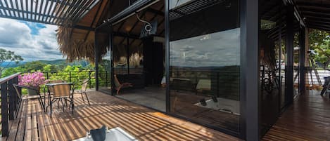 Family Cabin, 2 Queen Beds, Bathtub, Mountain View | Free WiFi