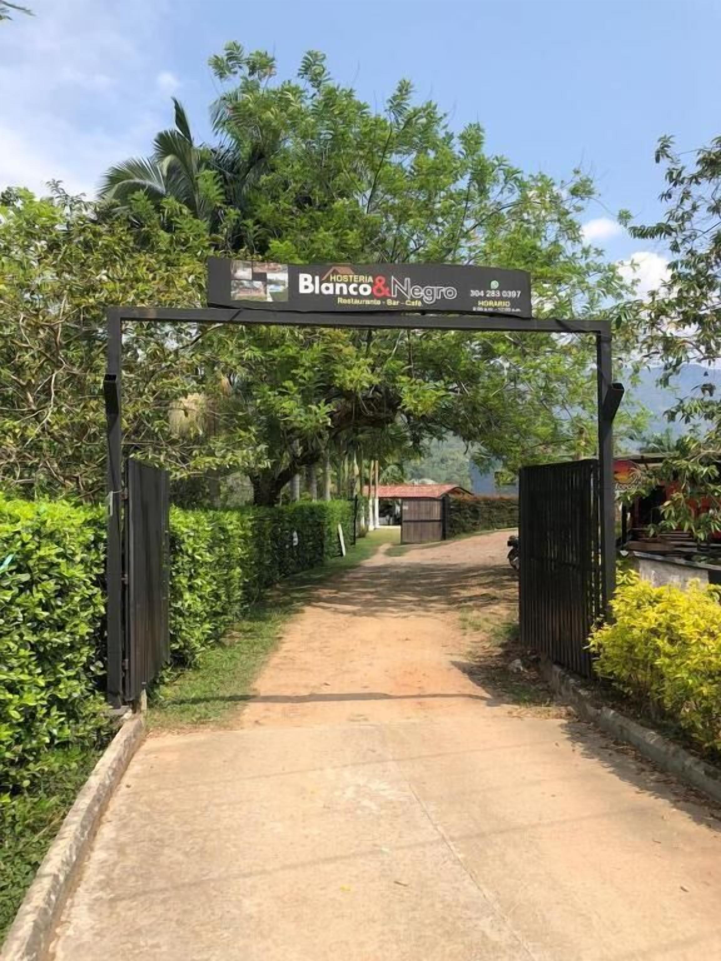 Entrada de la propiedad