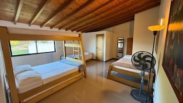 Quarto standard | Roupas de cama premium, edredons de pluma