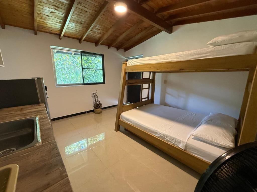 Superior Chalet | Premium bedding, down comforters, laptop workspace, free WiFi