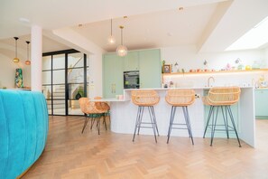 Interior - Chic Devon Designer Oasis with hot tub (Kingsbridge)
