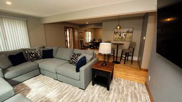 TV connectée, baby-foot, table de tennis de table