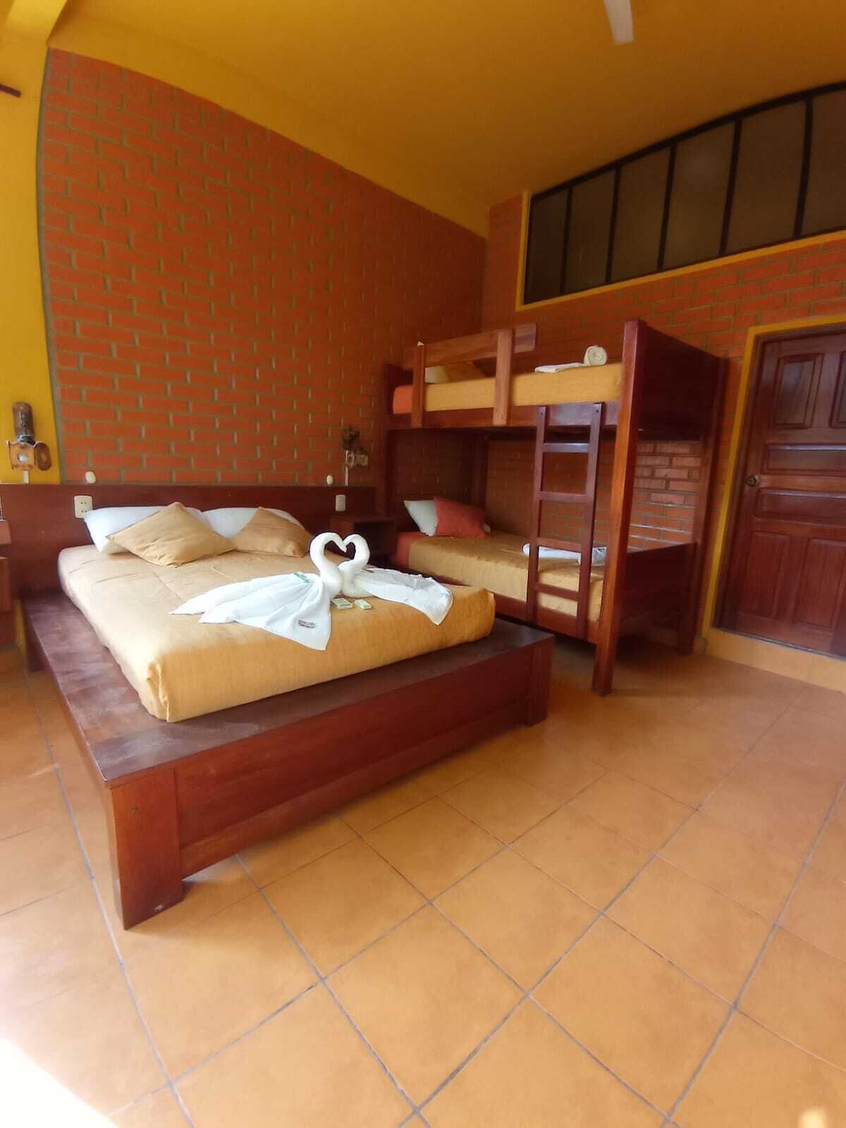 Habitación cuádruple estándar, vista al jardín