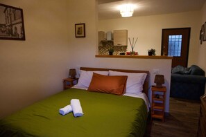 WiFi, bed sheets - Vacation Home Sweet Angel 17, with view of Amphitheater (Sutri)