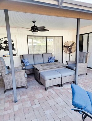 Terrace/patio - 2BR2BATH Venice Poolside Retreat (Venice)