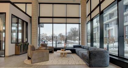 Modern High-Rise Condo w City Views & Balcony