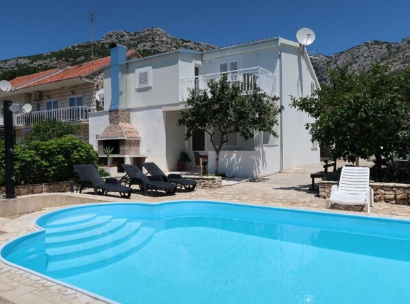 Casa (Four Bedroom Holiday Home with Terrac) | Alberca al aire libre | Alberca al aire libre por temporada 