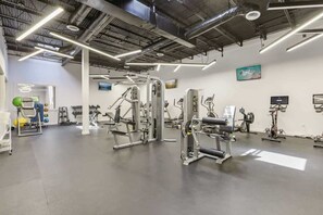 Fitness facility - [01] ATX Studio: 1 King, Dog Park, Laundry Access (Austin)