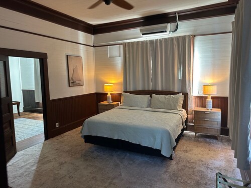 Charming pet-friendly suite in the heart of historic downtown Apalachicola