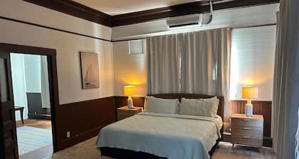 Charming pet-friendly suite in the heart of historic downtown Apalachicola