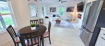 Cozy Pet-Friendly Cottage Walk to Downtown Near LakePoint Sports