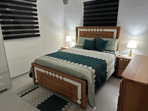 2 bedrooms, iron/ironing board, free WiFi, bed sheets - Villa Gomez Retreat - Private Pool & ModernComfort (Willemstad)