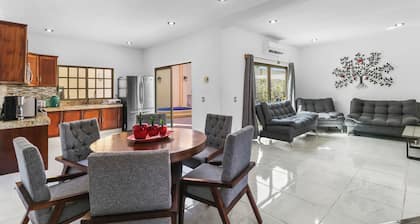 Casa Nacho Hotel by Monyxbnb