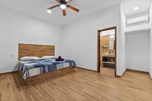 ดีลักซ์อพาร์ทเมนท์, วิวสระว่ายน้ำ