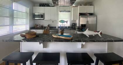 Coastal Retreat w Fire Pit Game Room & Deck