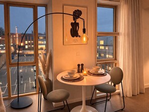 Dining - Modern Studio • Central Aarhus • 10 Min Walk to City Center (Aarhus)