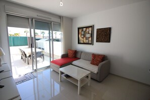 TV, fireplace - Groundfloor Varudi Aguas Nuevas, Torrevieja (Torrevieja)
