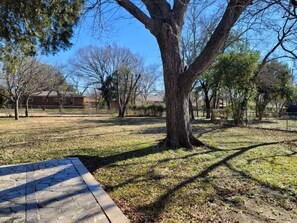 Property grounds - Sleeps 8/ Large Fenced Yard/ Patio/ Pet Friendly (Richland Hills)