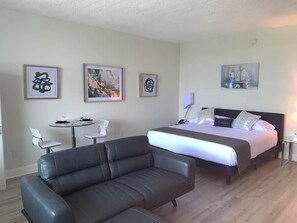 Interior - Resort Condo, Private Beach, Balcony w/Water Views (Ruskin)