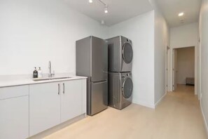 Interior - Brand New 2BR / Prime West Van Stay (West Vancouver)