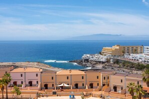 Exterior - Modern 2BR Duplex · Ocean Views · Terrace · Pool (Callao Salvaje)