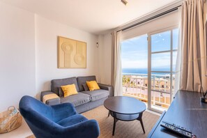 Living area - Modern 2BR Duplex · Ocean Views · Terrace · Pool (Callao Salvaje)