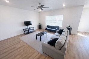 TV - Monthly Stay | Southern Utah Escape (Washington)