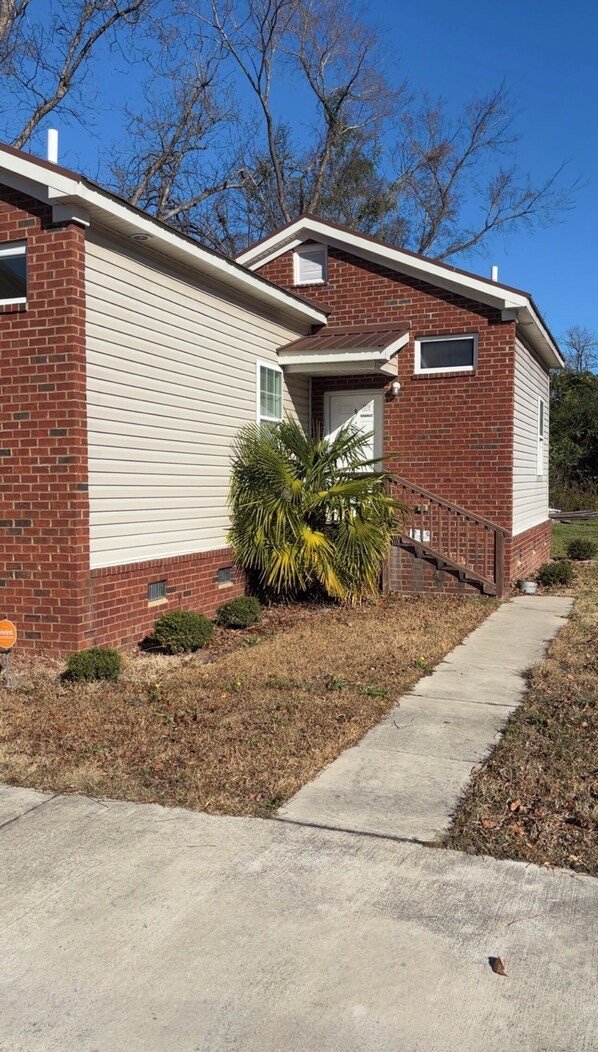 المنشأة من الخارج