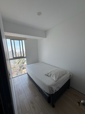 2 chambres, fer et planche à repasser, accès Internet, draps fournis
