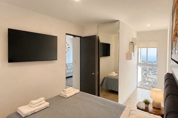 2 bedrooms, iron/ironing board, internet, bed sheets