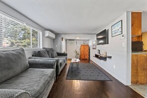 TV - Beach Cottage w Hot Tub & Screened Porch! (Old Orchard Beach)