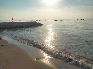 Beach - At Lake Garda in the greenery and tranquility. (Veneto)