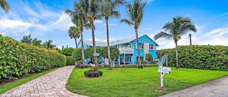 Talo, parveke, näköala pihalle | Ulkopuoli