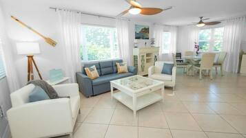 House, Balcony, Courtyard View | Living area